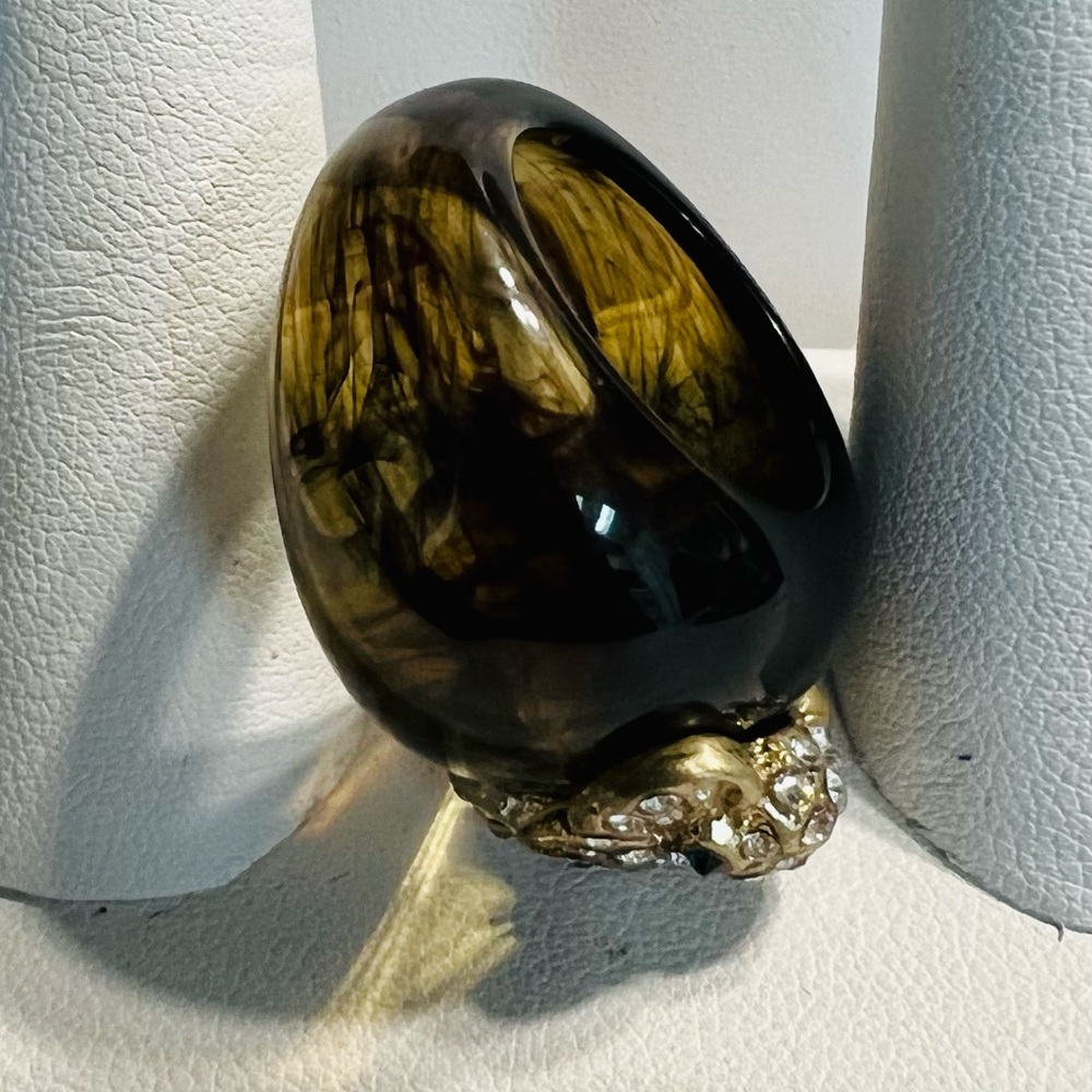Vintage Plastic Crystal Domed Elephant Brown Anthropologie Lucite Ring 7 - Picture 6 of 7